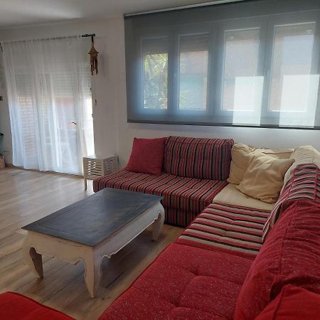 Family Apartment Andrea Alaquas Exterior photo